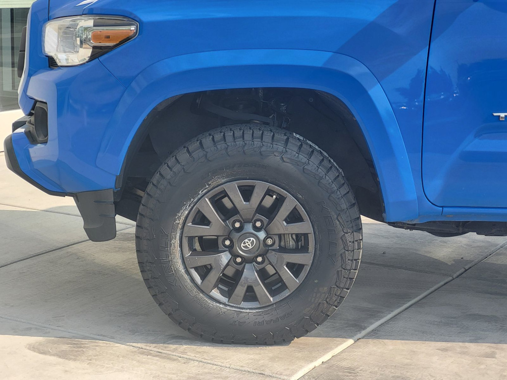 Thumbnail: 2020 Toyota Tacoma - 7