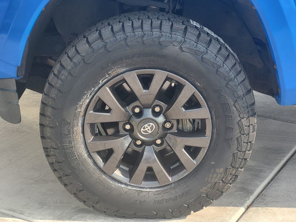 Thumbnail: 2020 Toyota Tacoma - 18
