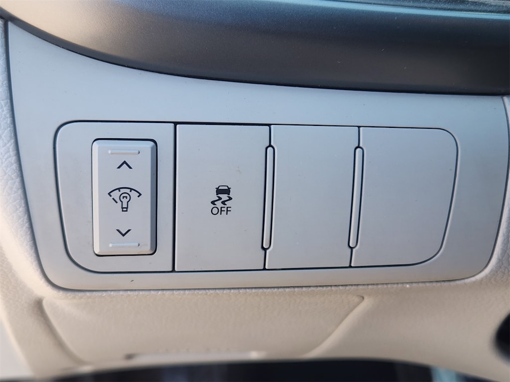 Thumbnail: 2015 Kia Optima - 24