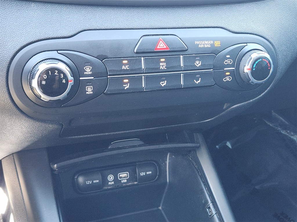 Thumbnail: 2020 Kia Sorento - 23