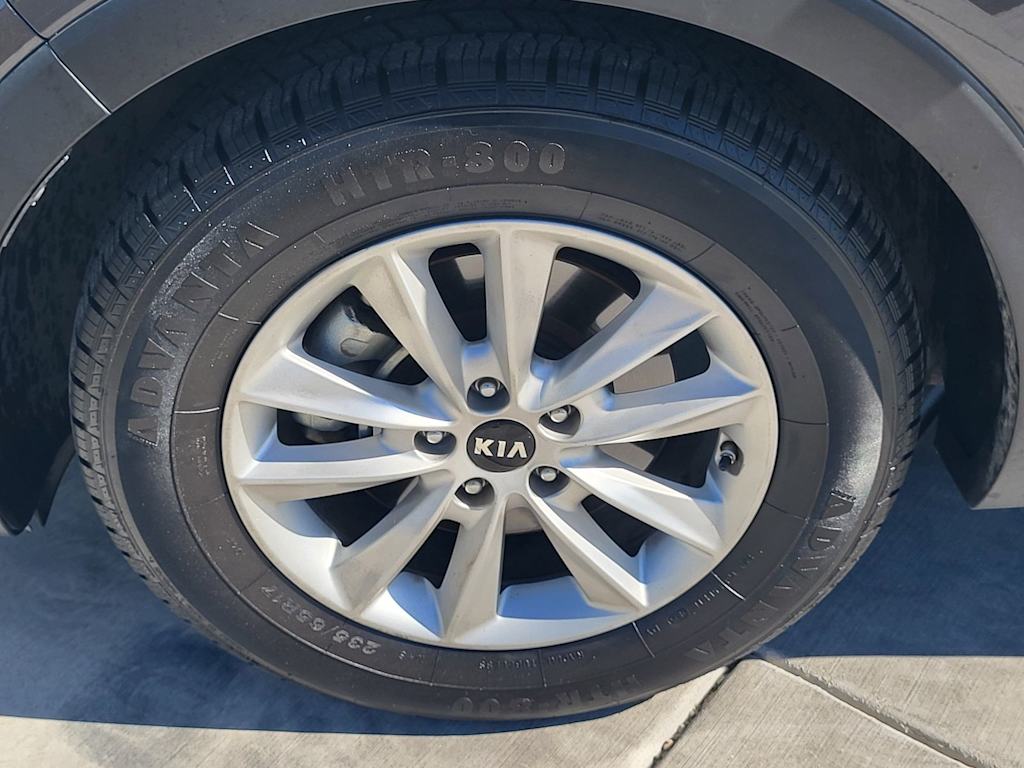 Thumbnail: 2019 Kia Sorento - 18