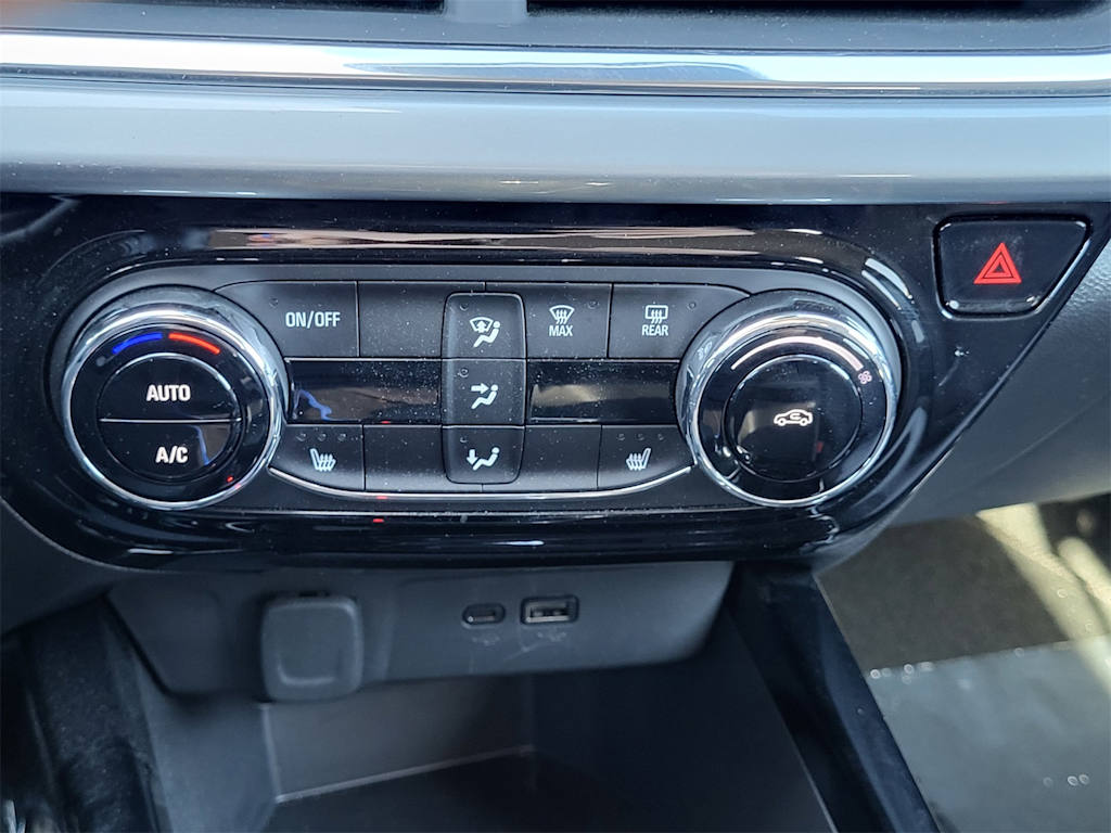 Thumbnail: 2025 Chevrolet Trax - 24