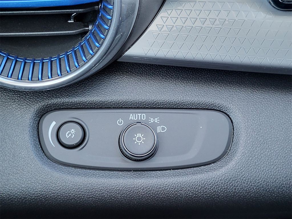 Thumbnail: 2025 Chevrolet Trax - 26