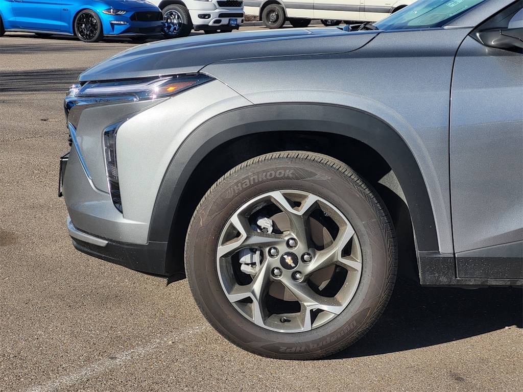 Thumbnail: 2025 Chevrolet Trax - 8