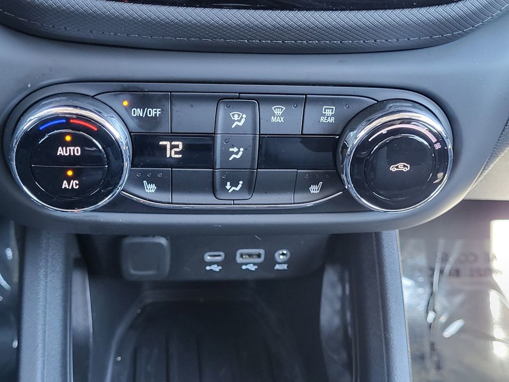 Thumbnail: 2022 Chevrolet TrailBlazer - 26