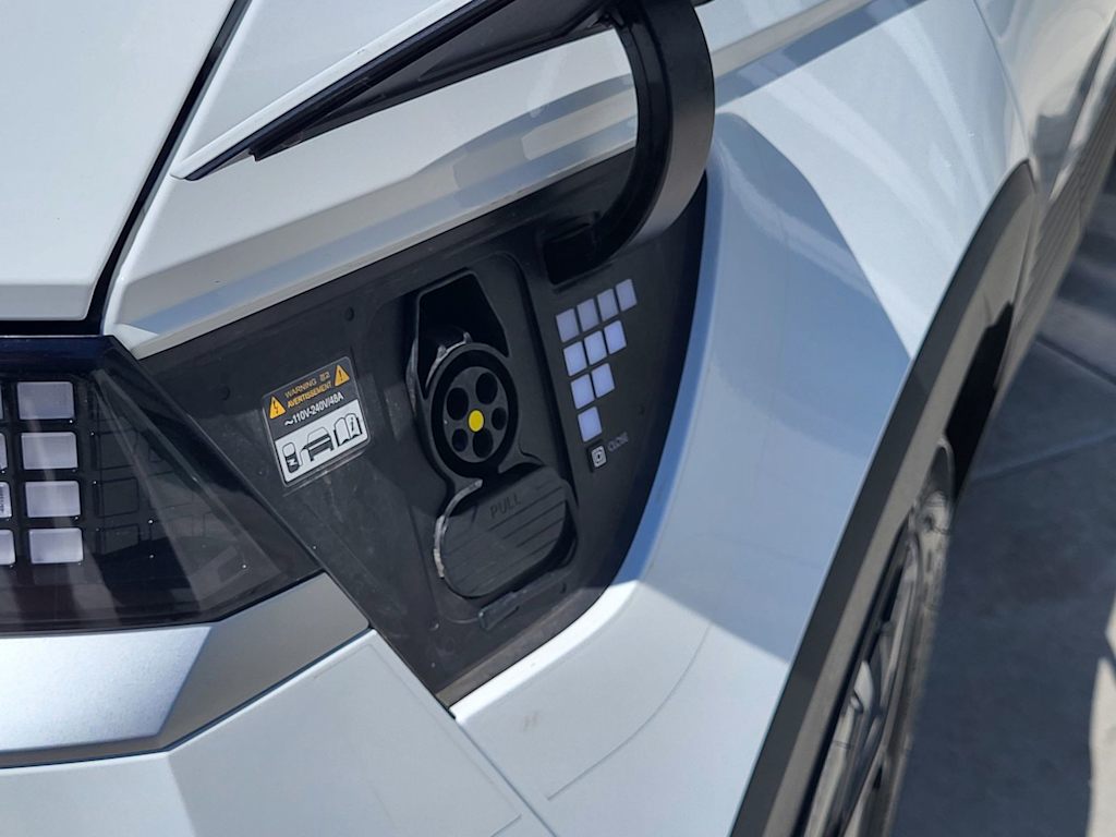 Thumbnail: 2023 Hyundai Ioniq 5 - 20