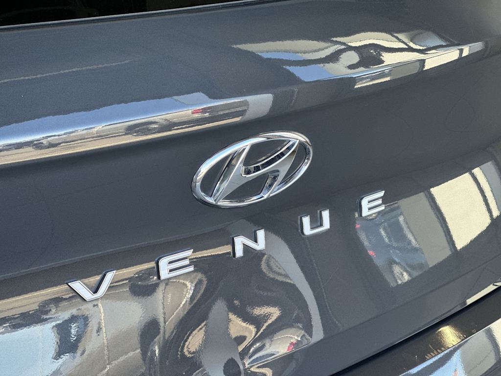 2023 Hyundai Venue SEL 25