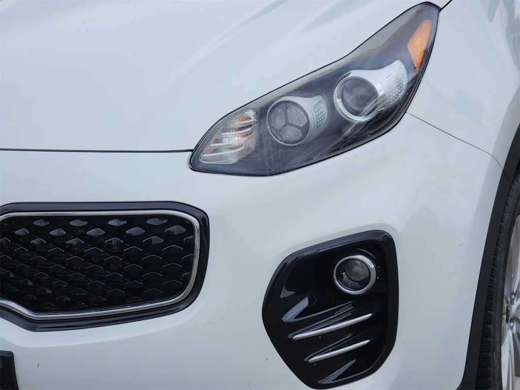 Thumbnail: 2017 Kia Sportage - 18