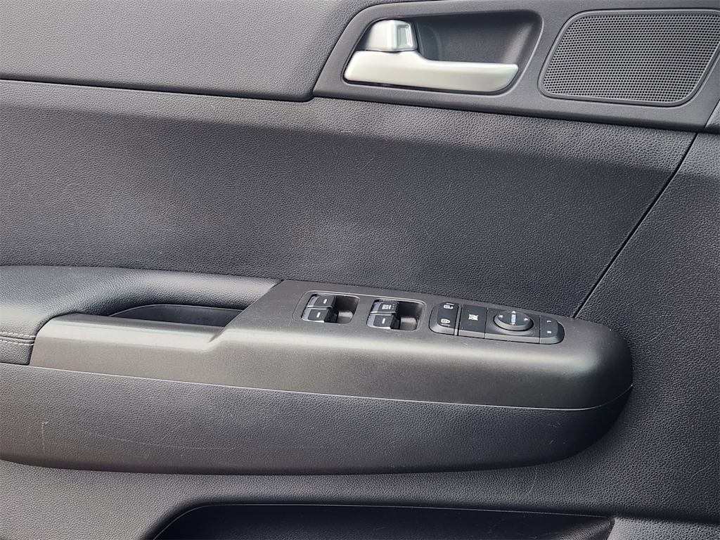 Thumbnail: 2017 Kia Sportage - 25