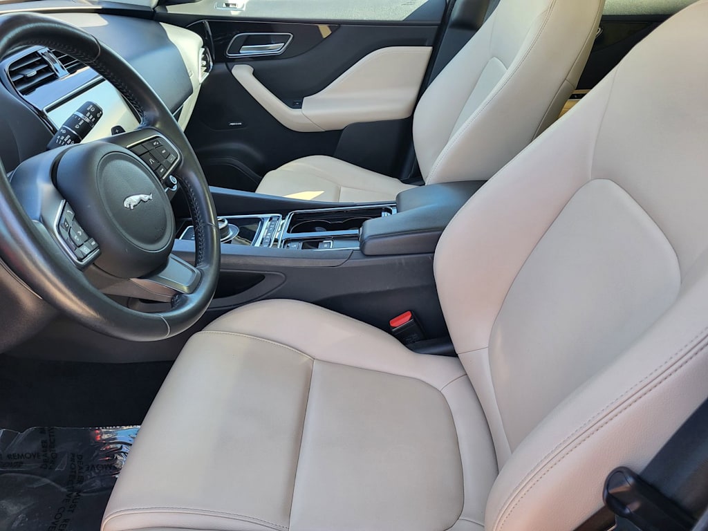 Thumbnail: 2020 Jaguar F-Pace - 9