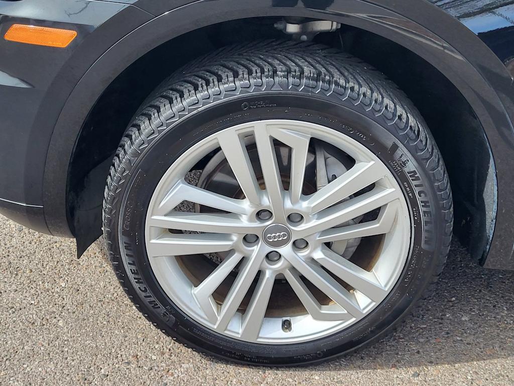 Thumbnail: 2019 Audi Q5 - 19