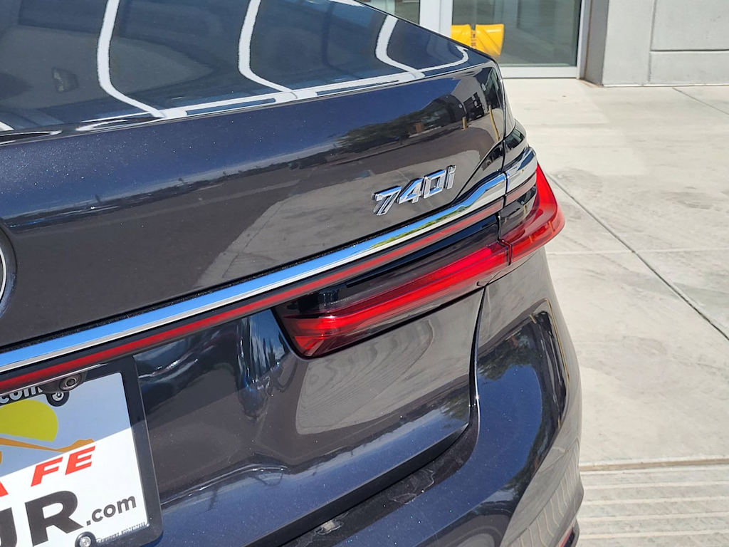 Thumbnail: 2022 BMW 7 Series - 21
