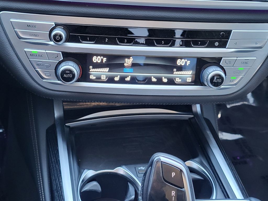 Thumbnail: 2022 BMW 7 Series - 27