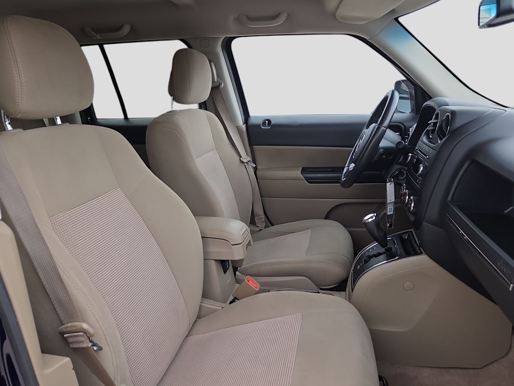 Thumbnail: 2016 Jeep Patriot - 11