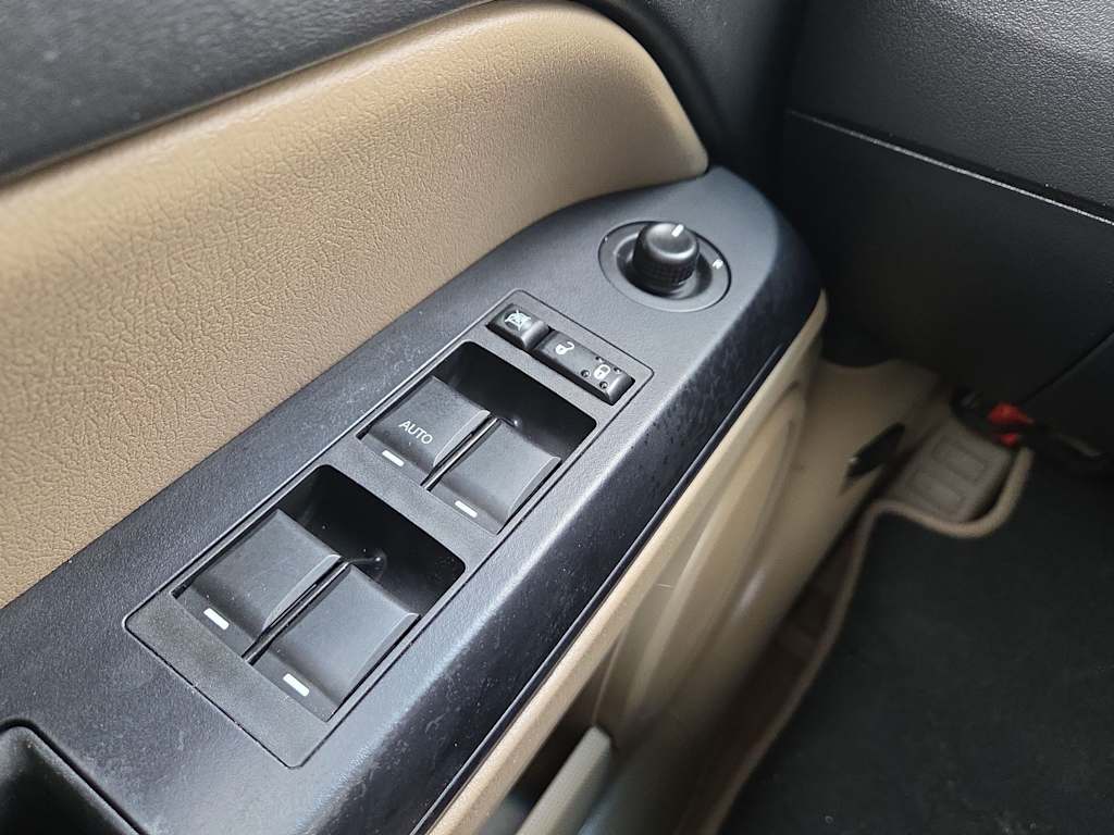 Thumbnail: 2016 Jeep Patriot - 25