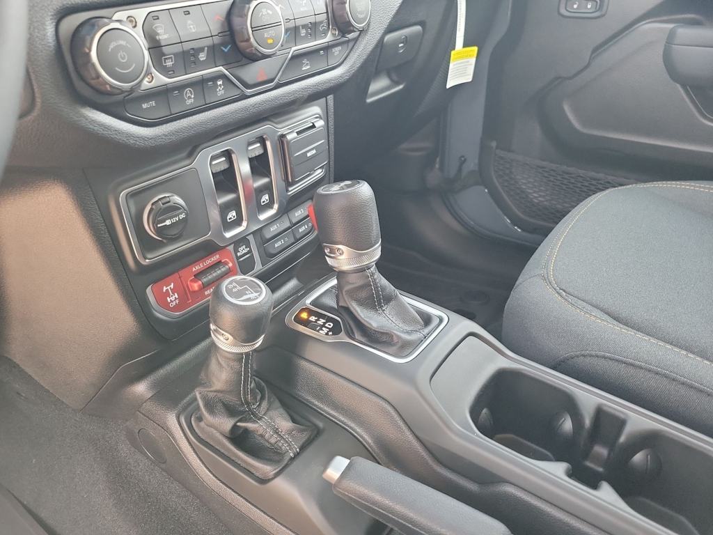 Thumbnail: 2026 Jeep Wrangler - 16