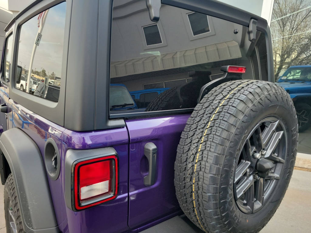 Thumbnail: 2026 Jeep Wrangler - 17