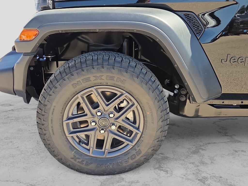 Thumbnail: 2026 Jeep Wrangler - 6