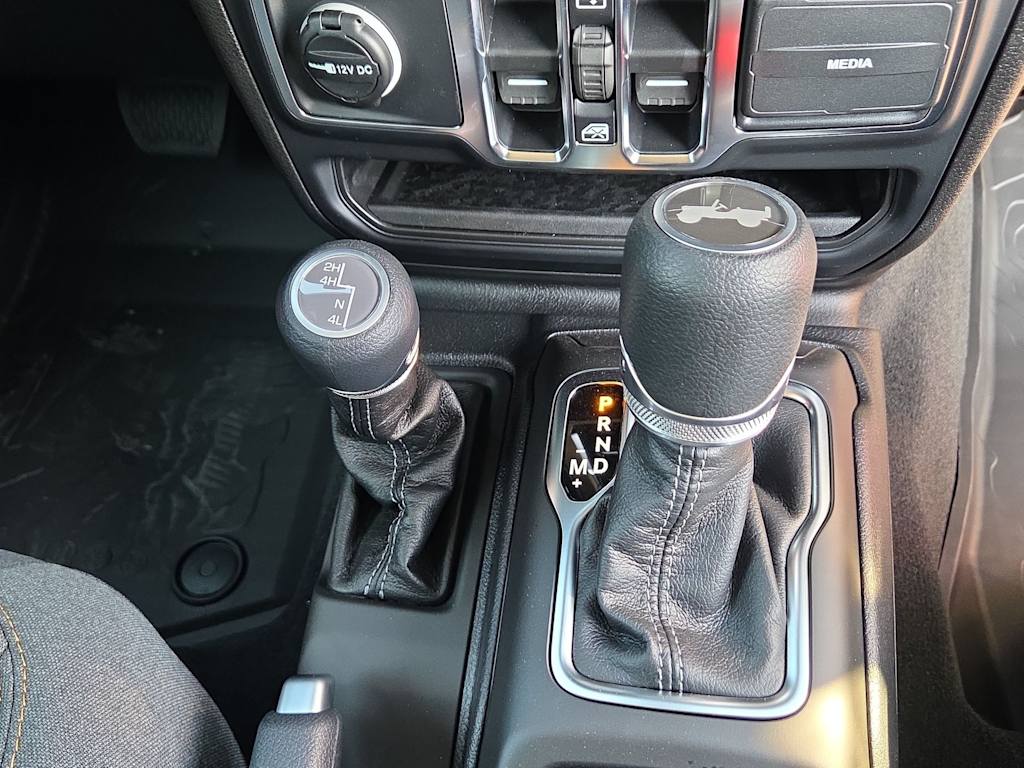 Thumbnail: 2026 Jeep Wrangler - 15