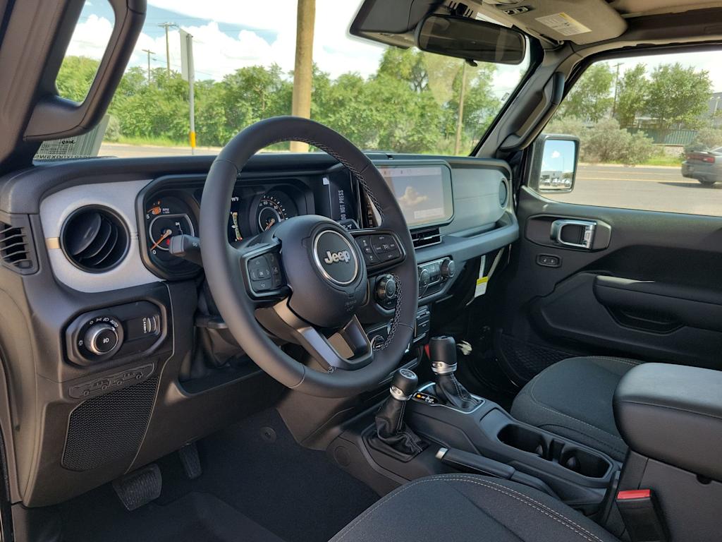 Thumbnail: 2025 Jeep Wrangler - 2