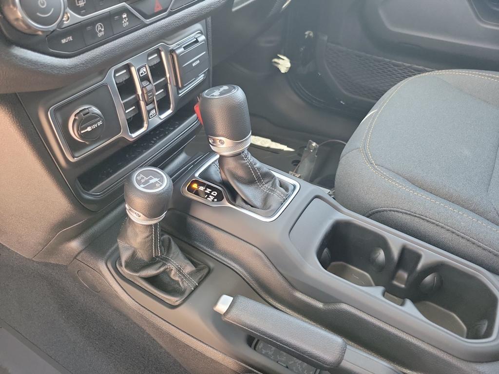 Thumbnail: 2025 Jeep Wrangler - 16