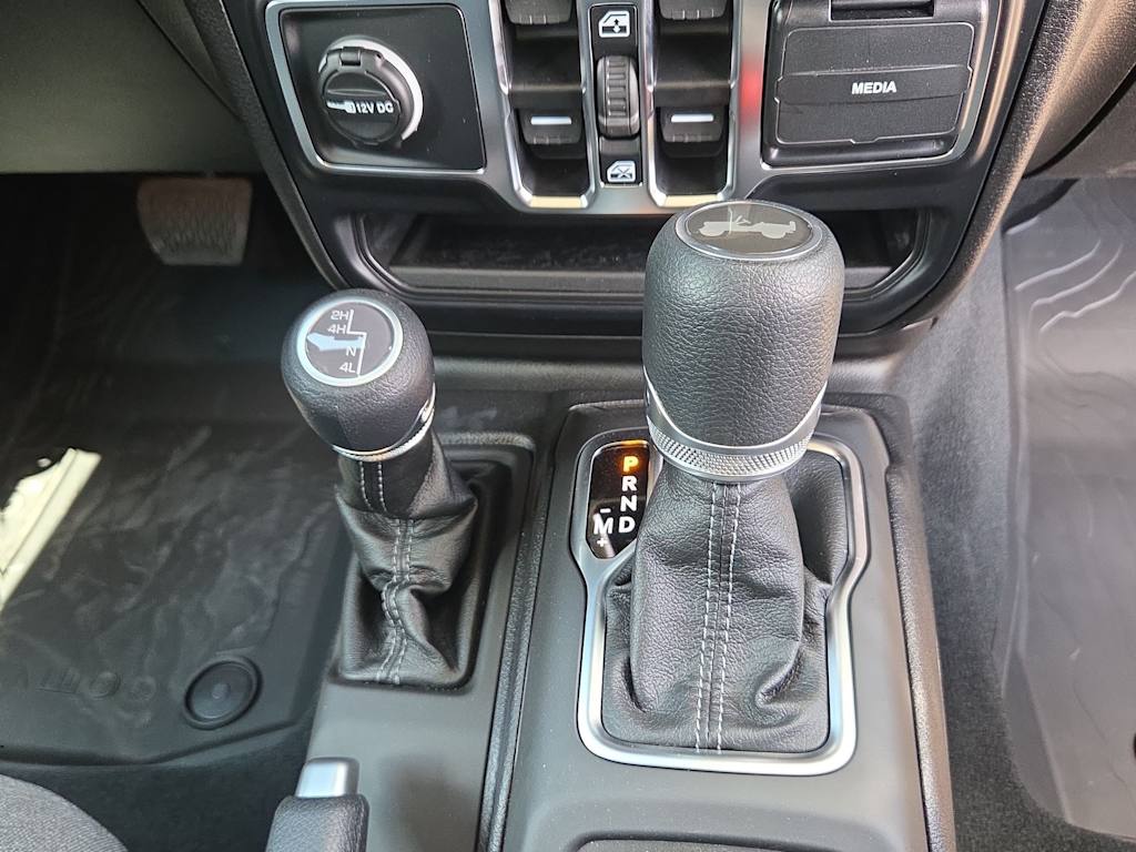 Thumbnail: 2026 Jeep Wrangler - 14