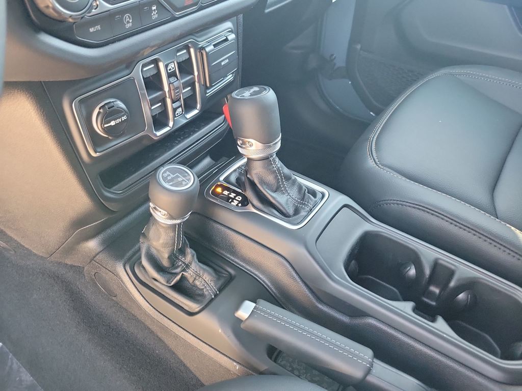 Thumbnail: 2026 Jeep Wrangler - 15