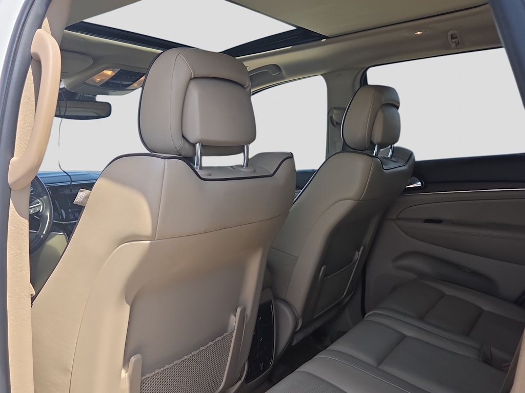 Thumbnail: 2020 Jeep Grand Cherokee - 12