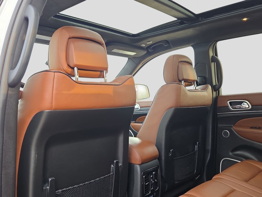 Thumbnail: 2021 Jeep Grand Cherokee - 12