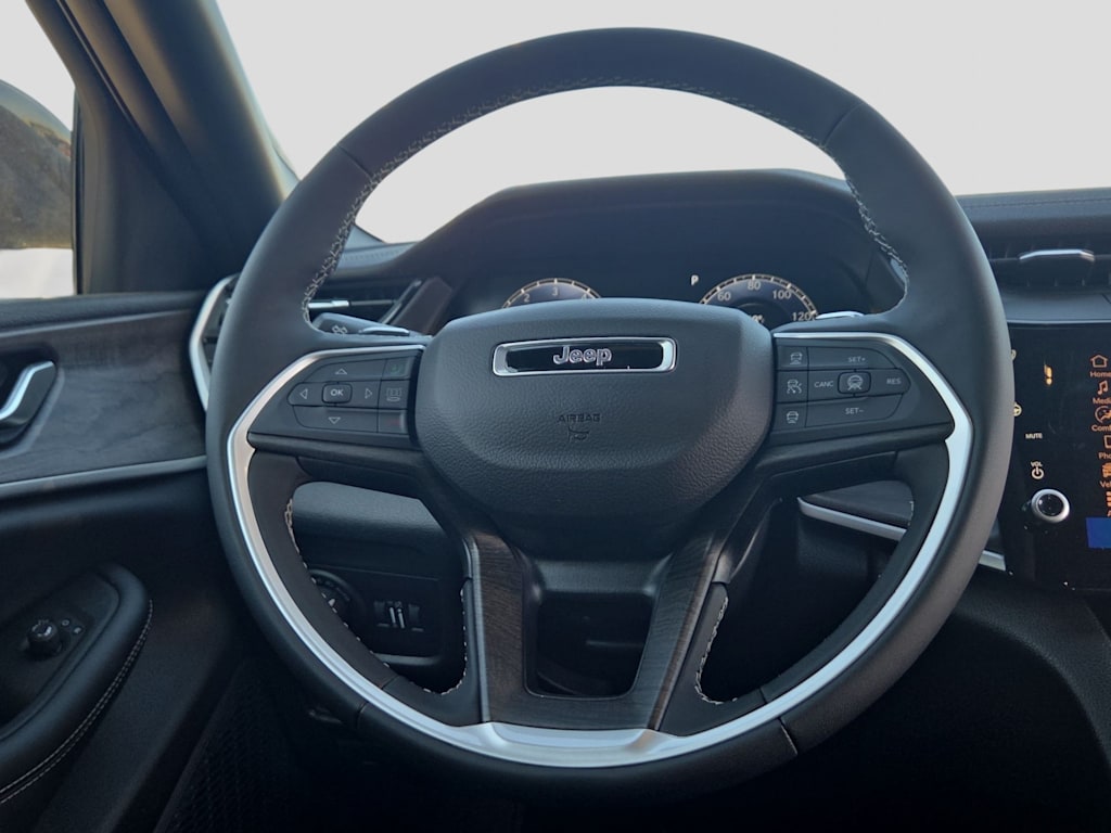 Thumbnail: 2026 Jeep Grand Cherokee - 13