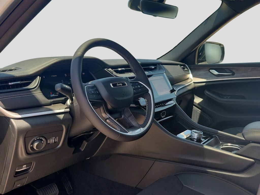 Thumbnail: 2026 Jeep Grand Cherokee - 2