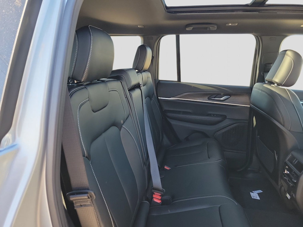 Thumbnail: 2025 Jeep Grand Cherokee - 20