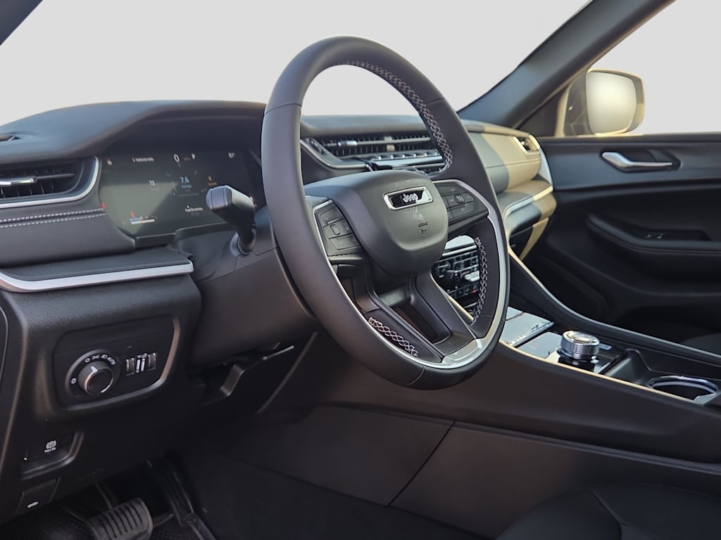 Thumbnail: 2026 Jeep Grand Cherokee - 2