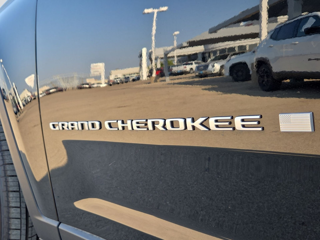 Thumbnail: 2026 Jeep Grand Cherokee - 6