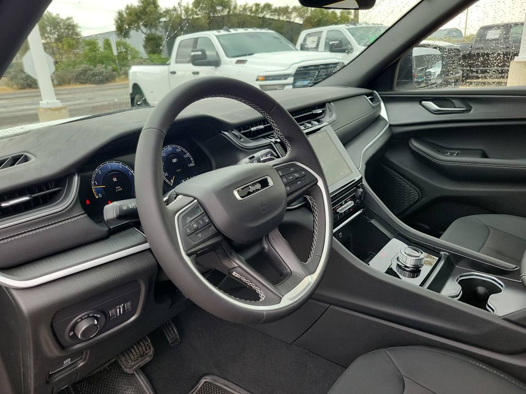 Thumbnail: 2025 Jeep Grand Cherokee - 2