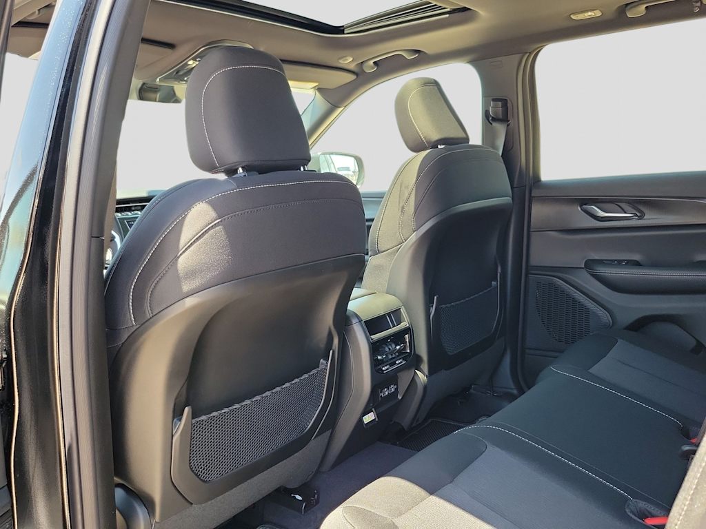 Thumbnail: 2026 Jeep Grand Cherokee - 13