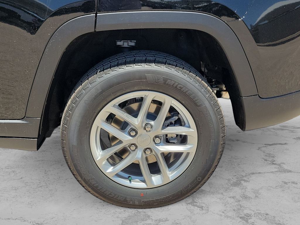 Thumbnail: 2026 Jeep Grand Cherokee - 8