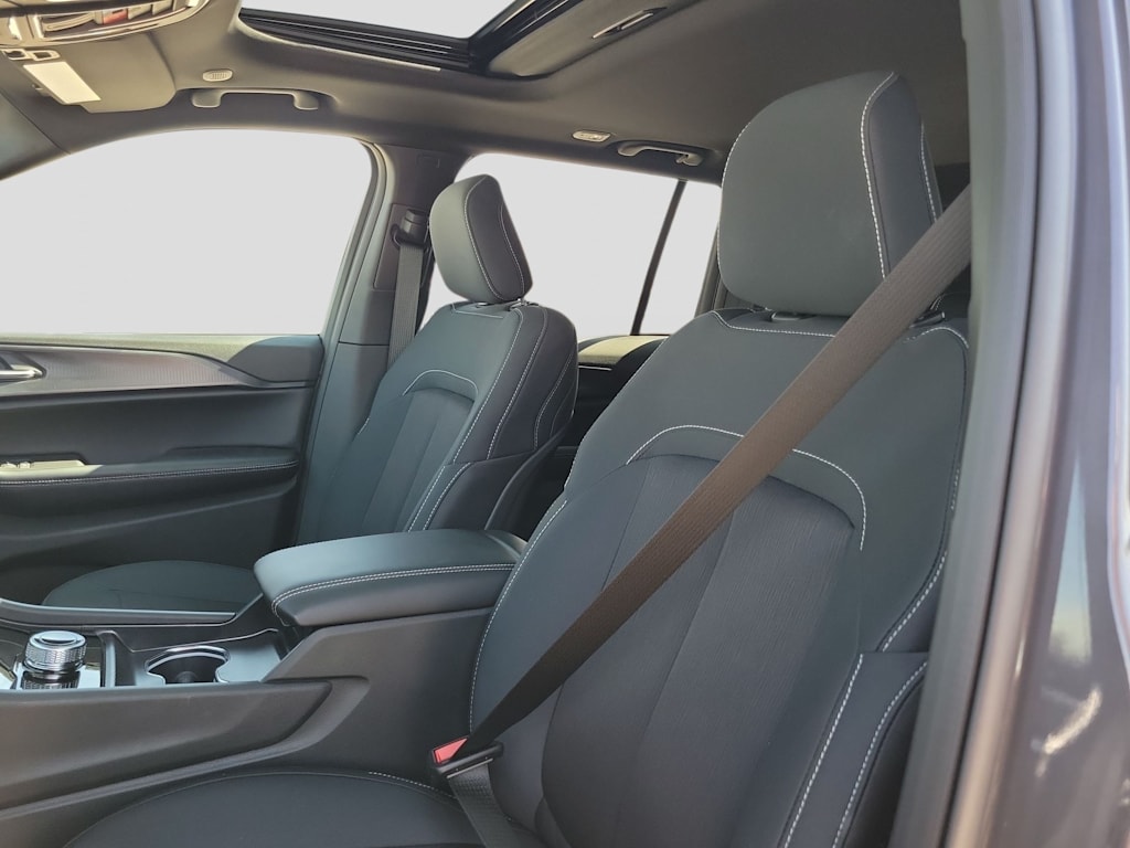 Thumbnail: 2026 Jeep Grand Cherokee - 11