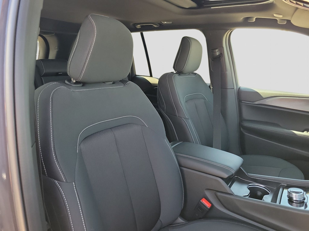 Thumbnail: 2026 Jeep Grand Cherokee - 12