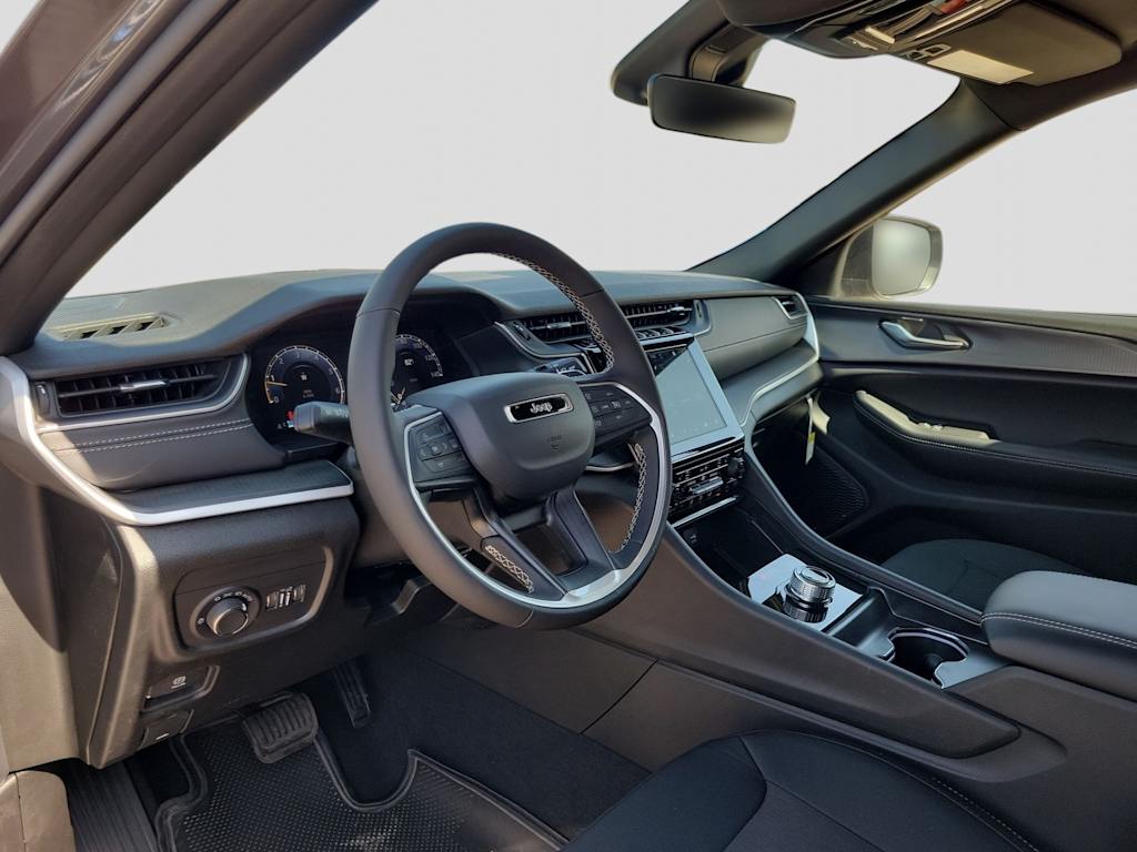 Thumbnail: 2026 Jeep Grand Cherokee - 2
