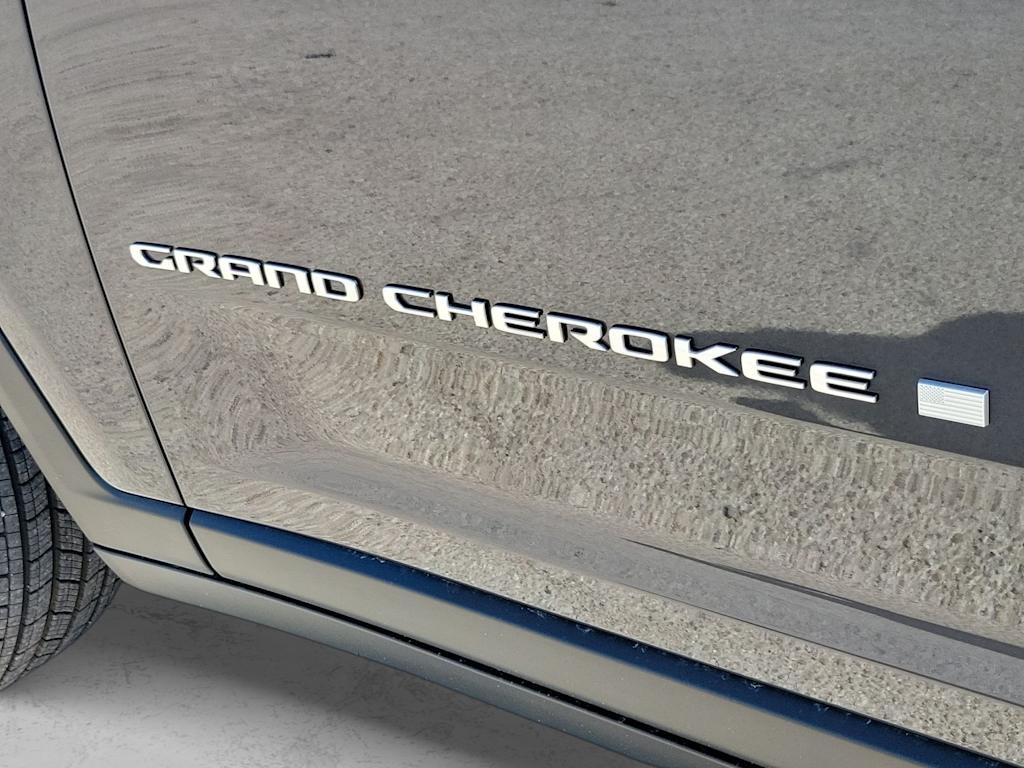 Thumbnail: 2026 Jeep Grand Cherokee - 7