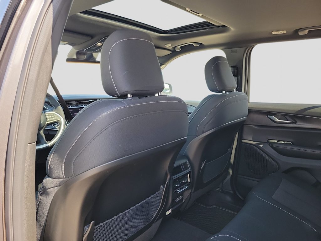 Thumbnail: 2026 Jeep Grand Cherokee - 13