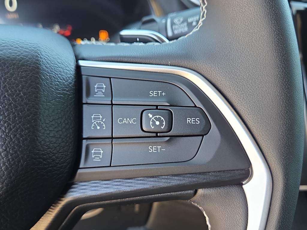 Thumbnail: 2024 Jeep Grand Cherokee - 24