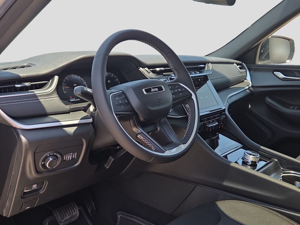 Thumbnail: 2026 Jeep Grand Cherokee - 2