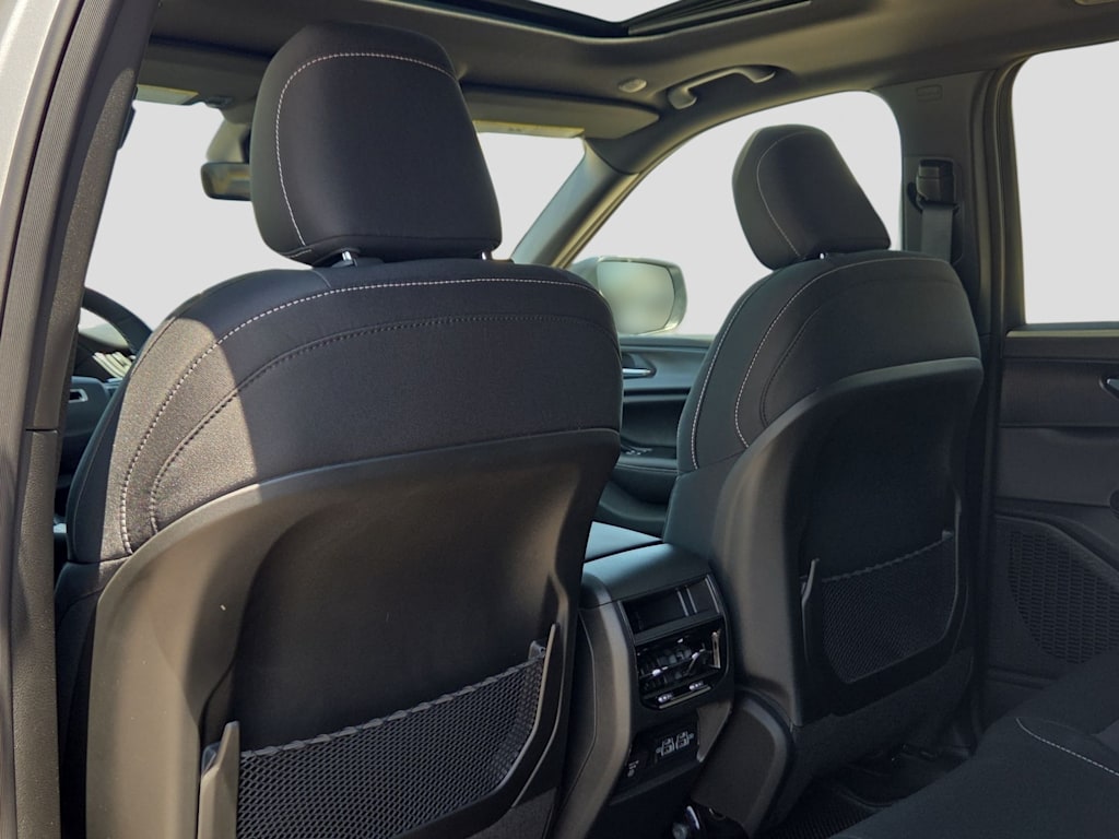 Thumbnail: 2026 Jeep Grand Cherokee - 12