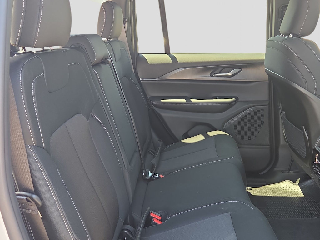 Thumbnail: 2026 Jeep Grand Cherokee - 21