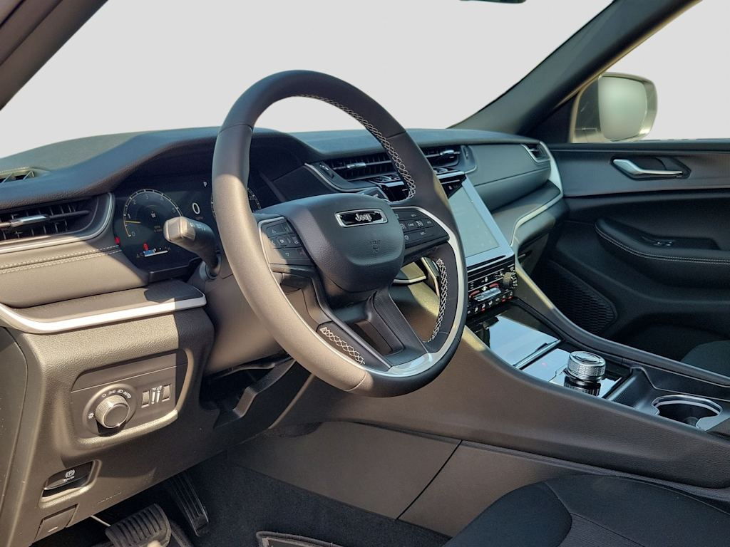Thumbnail: 2026 Jeep Grand Cherokee - 2