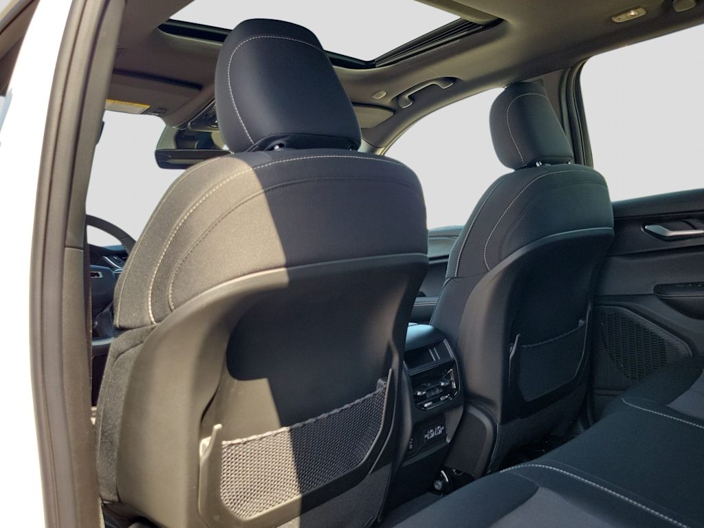 Thumbnail: 2026 Jeep Grand Cherokee - 13