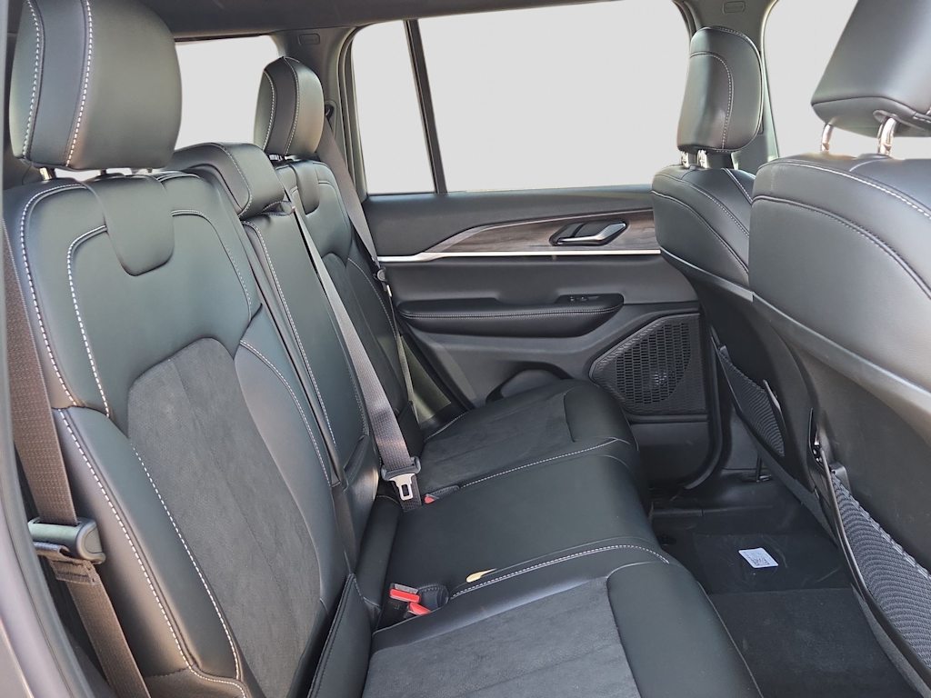 Thumbnail: 2026 Jeep Grand Cherokee - 22