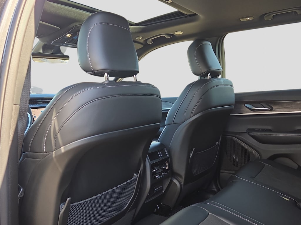 Thumbnail: 2026 Jeep Grand Cherokee - 13